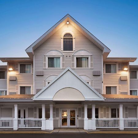 Travelodge Suites By Wyndham Moncton Exterior foto