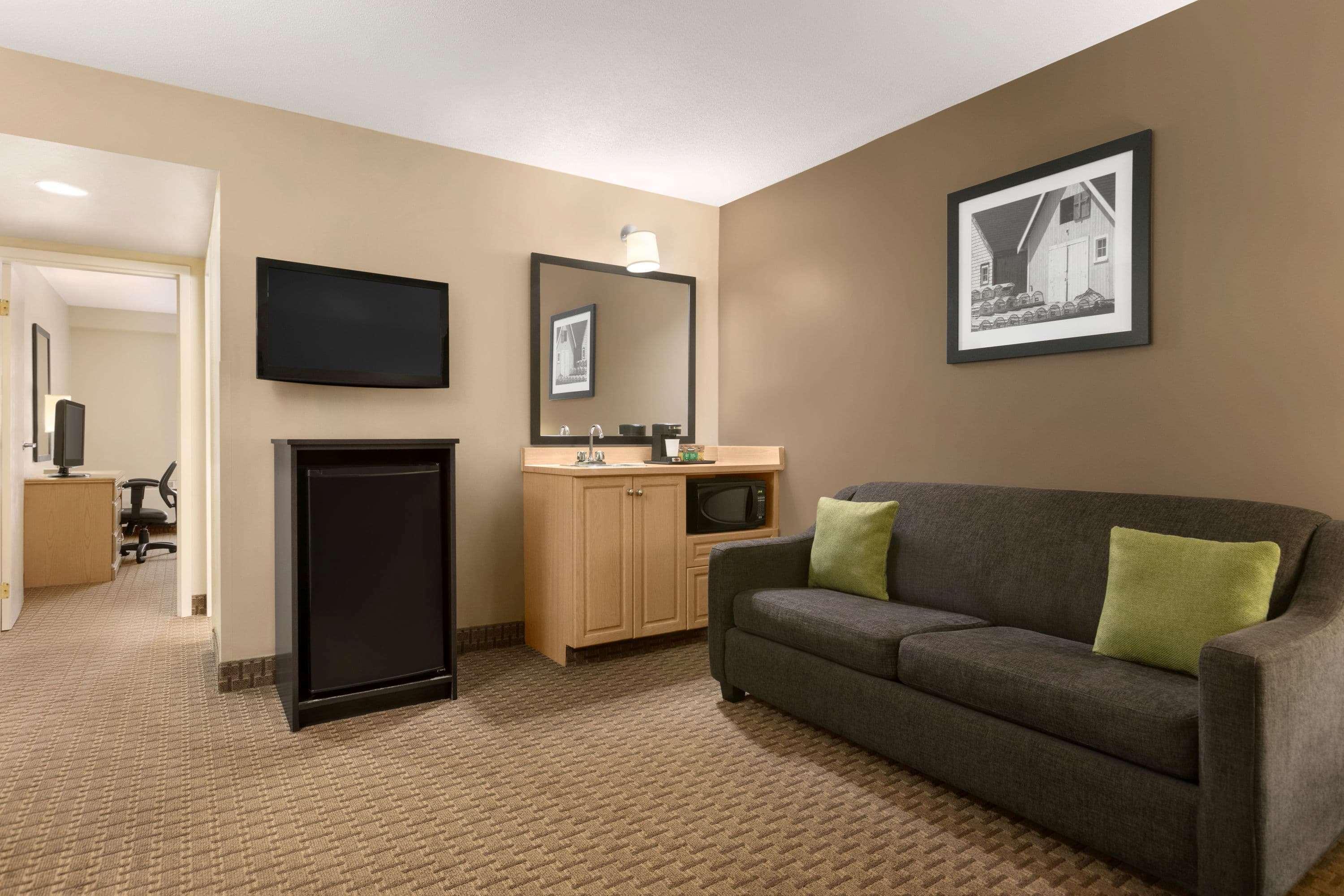 Travelodge Suites By Wyndham Moncton Exterior foto